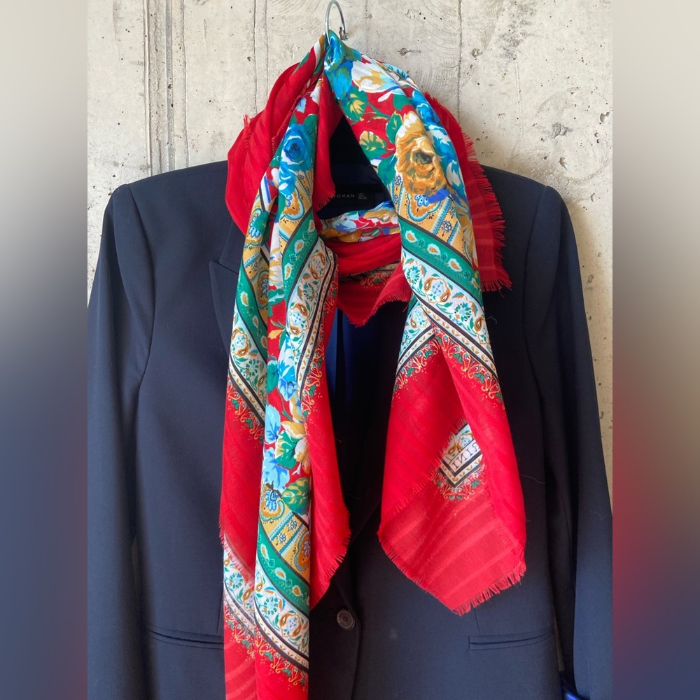 Red Floral Pattern Women's Scarf Wrap